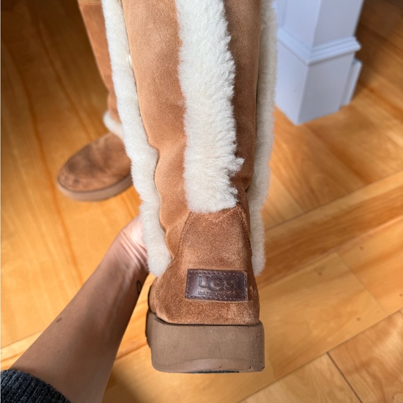 UGG SUNDANCE WATERPROOF SHEARLING TALL BOOT CHESTNUT 6.5 - Picture 6 of 13
